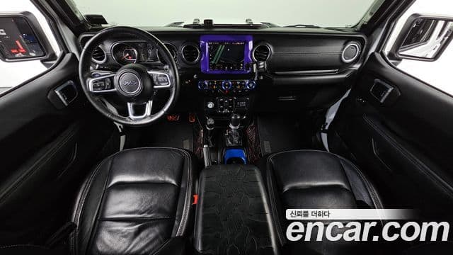 Jeep Wrangler 2021 — ფოტო 7/20
