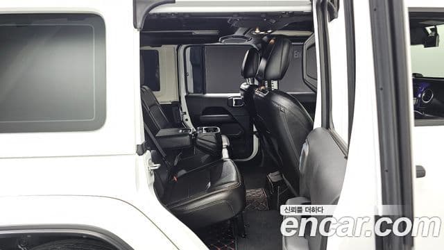 Jeep Wrangler 2021 — ფოტო 11/20