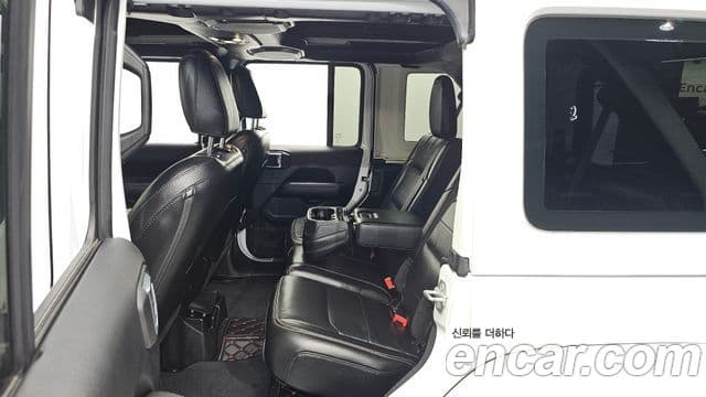 Jeep Wrangler 2021 — ფოტო 12/20