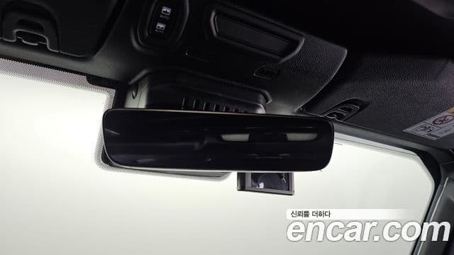 Jeep Wrangler 2021 — ფოტო 19/20