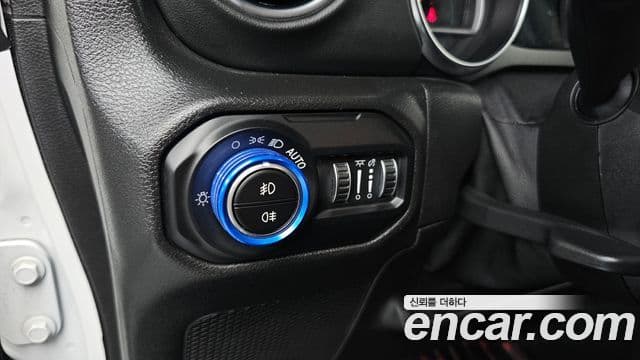 Jeep Wrangler 2021 — ფოტო 20/20