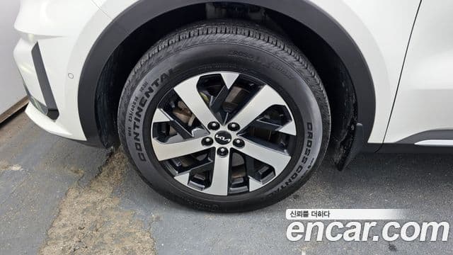 Kia Sorento 2023 — ფოტო 5/20