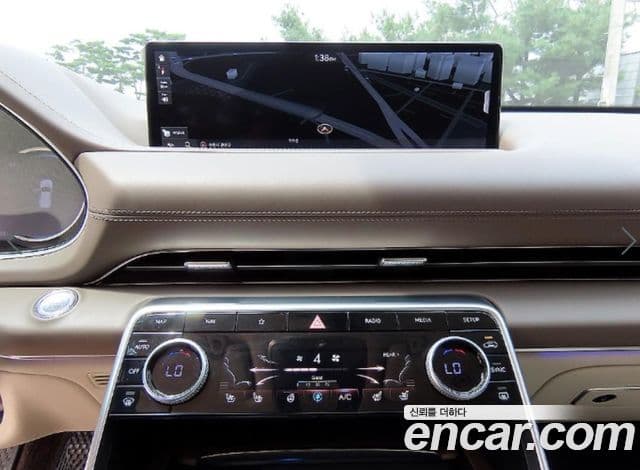 Genesis GV80 2020 — ფოტო 13/20