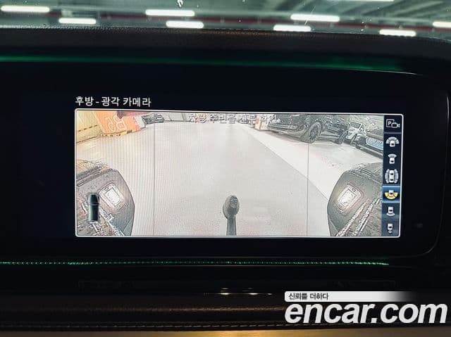 Mercedes-Benz G-Class 2021 — Photo 1/20