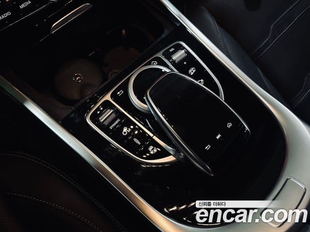 Mercedes-Benz G-Class 2021 — Photo 8/20