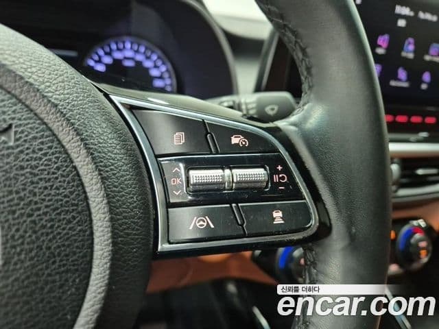 Hyundai Staria 2024 — Фото 17/19