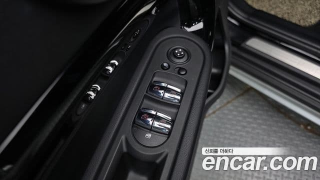 Mini Cooper Countryman 2023 — Фото 11/20