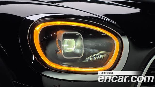 Mini Cooper Countryman 2023 — Photo 29/33