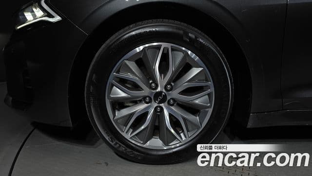 Kia K5 2022 — ფოტო 5/20
