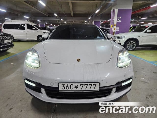 Porsche Panamera 2020 — ფოტო 2/20