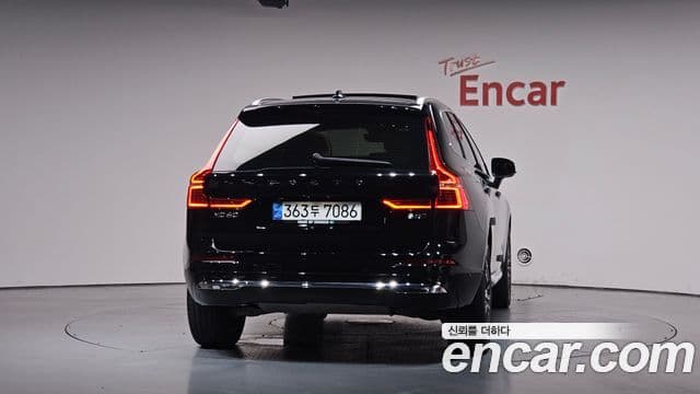 Volvo XC60 2021 — Şəkil 4/20