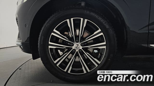Volvo XC60 2021 — Şəkil 5/20