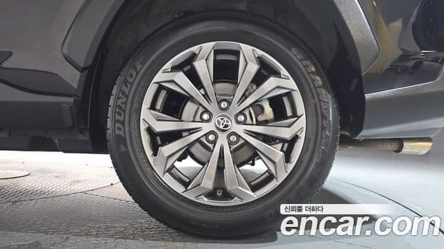 Toyota RAV4 2024 — Photo 17/33