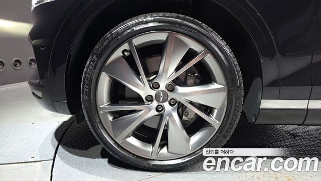 Genesis GV70 2023 — ფოტო 5/20