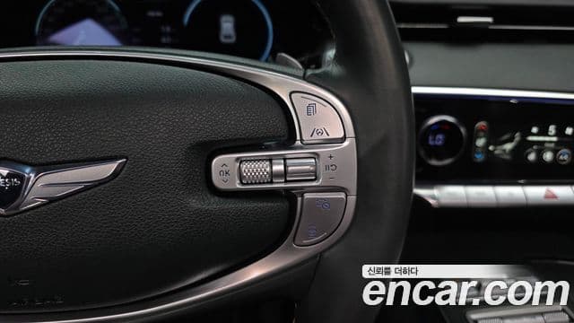 Genesis GV70 2023 — ფოტო 18/20
