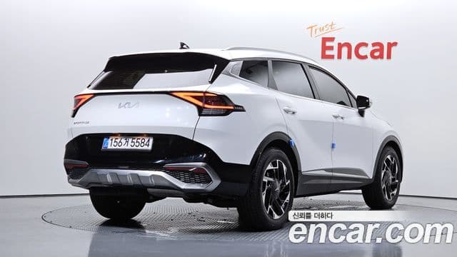 Kia Sportage 2021 — ფოტო 2/20