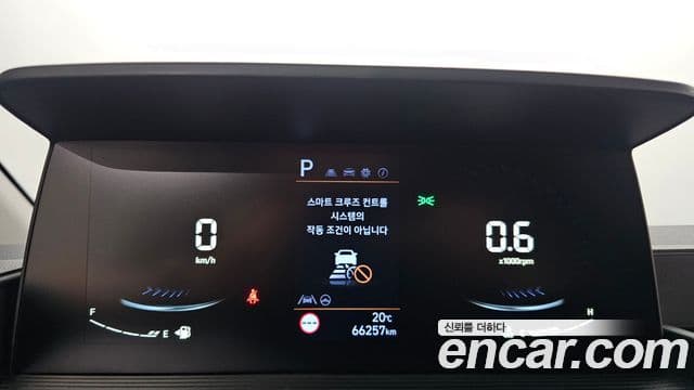 Hyundai Staria 2022 — ფოტო 8/20