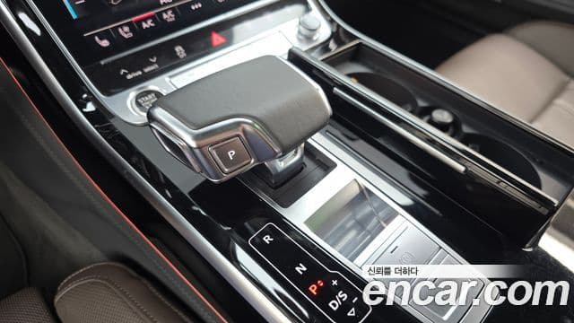 Audi A8 2021 — фото 9 из 20