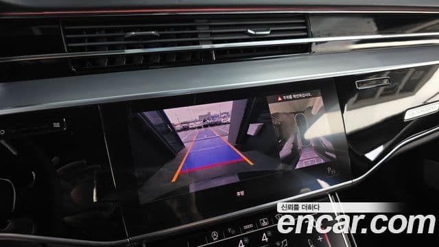 Audi A8 2021 — ფოტო 15/20