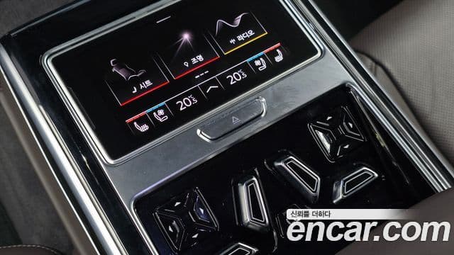 Audi A8 2021 — ფოტო 19/20
