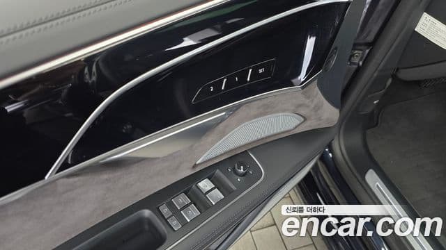 Audi A8 2021 — Photo 29/35