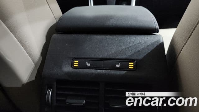 Land Rover Discovery Sport 2020 — Photo 18/36