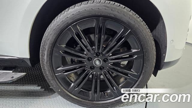 Land Rover Range Rover 2025 — ფოტო 4/20