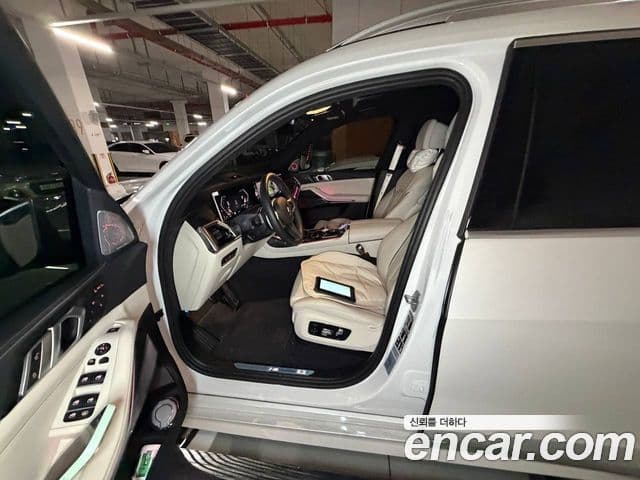 BMW X7 2025 — фото 8 из 11