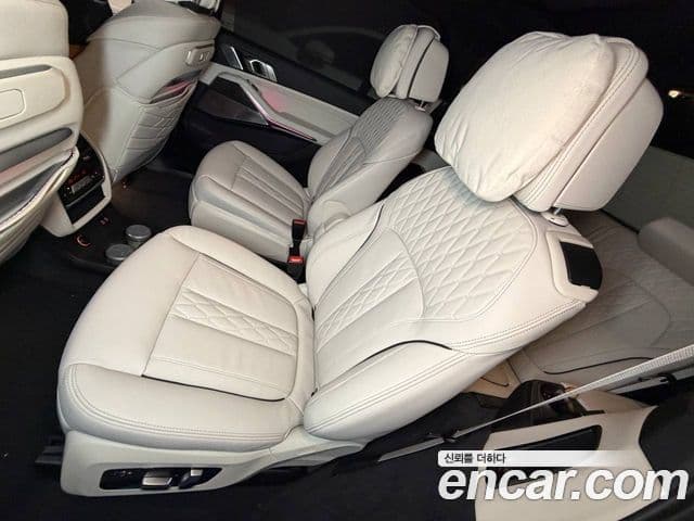 BMW X7 2025 — ფოტო 10/11