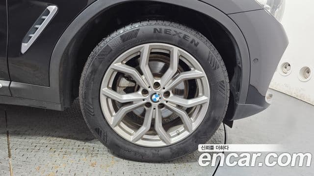 BMW X4 2021 — Şəkil 32/33