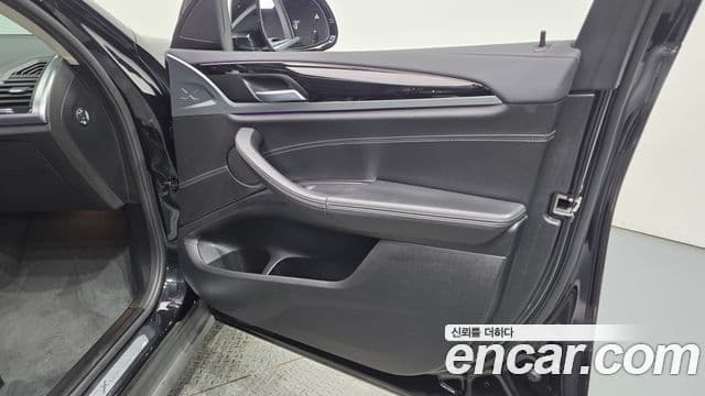 BMW X4 2021 — Şəkil 23/33