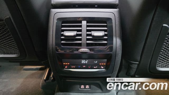 BMW X4 2021 — Şəkil 16/33
