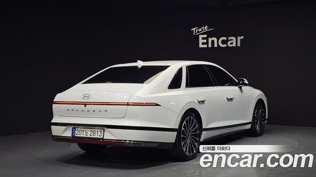 Hyundai Grandeur 2023 — ფოტო 2/20