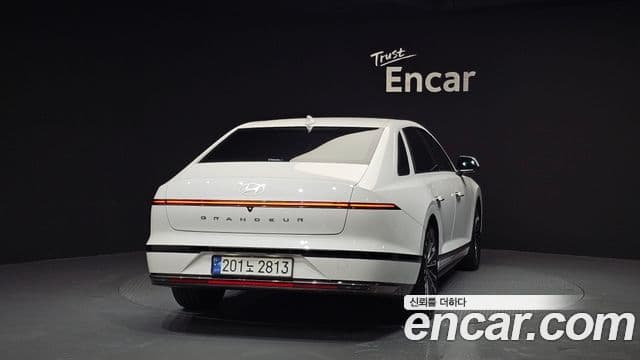 Hyundai Grandeur 2023 — ფოტო 4/20