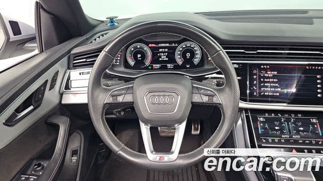 Audi Q7 2021 — Şəkil 12/20