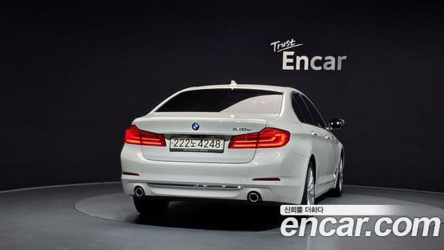 BMW 5 Series 2018 — ფოტო 4/20