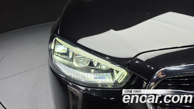 Mercedes-Benz S-Class 2023 — Photo 4/34