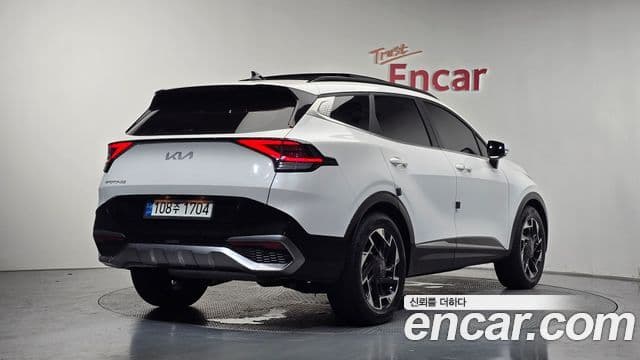 Kia Sportage 2023 — ფოტო 2/20