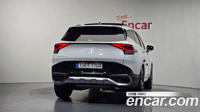 Kia Sportage 2023 — ფოტო 4/20