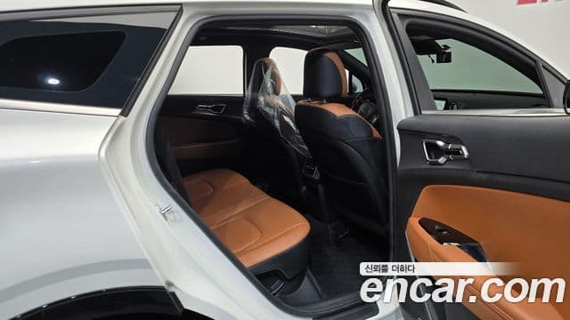 Kia Sportage 2023 — ფოტო 11/20