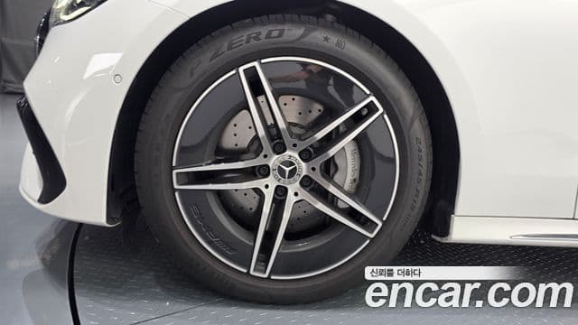 Mercedes-Benz E-Class 2026 — фото 5 из 20