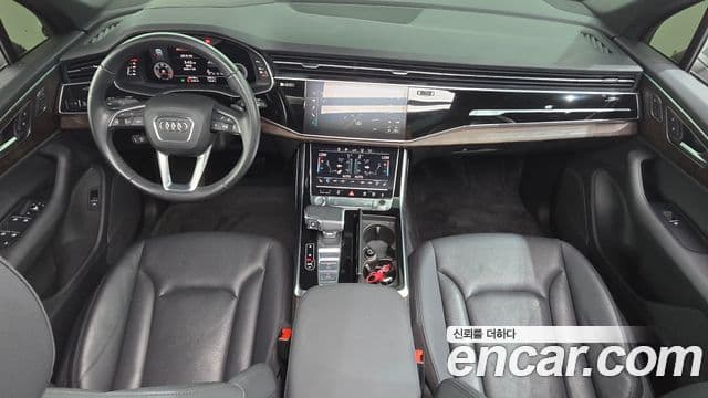Audi Q7 2020 — ფოტო 7/20