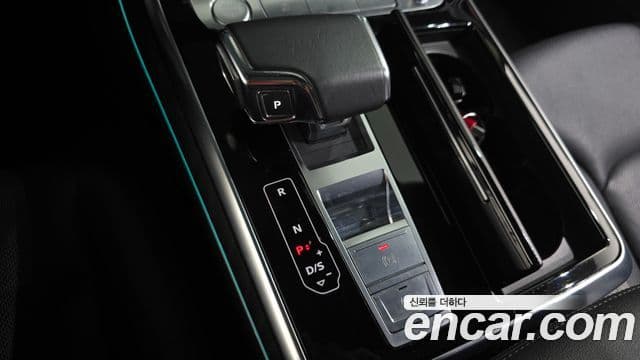 Audi Q7 2020 — ფოტო 9/20