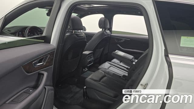 Audi Q7 2020 — ფოტო 12/20