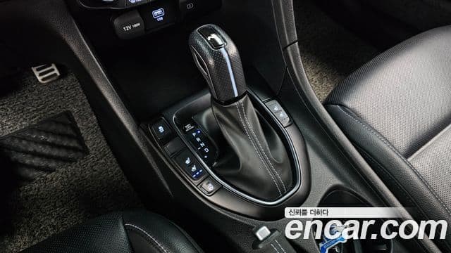 Hyundai Veloster 2020 — ფოტო 9/20