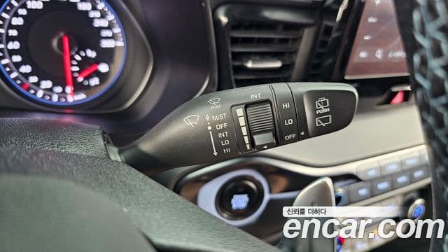 Hyundai Veloster 2020 — ფოტო 16/20