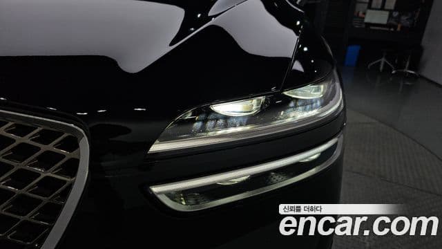 Genesis GV70 2023 — ფოტო 19/37