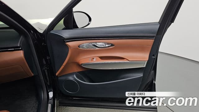 Genesis GV70 2023 — ფოტო 10/37