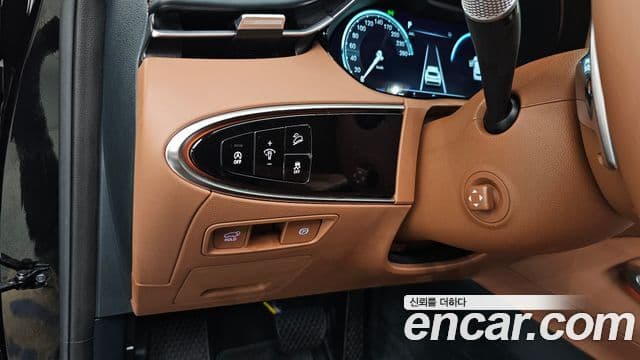 Genesis GV70 2023 — ფოტო 20/37