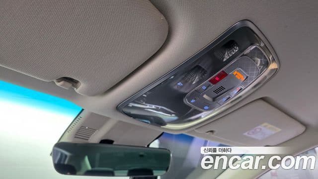 Genesis Electrified G80 2022 — ფოტო 18/20